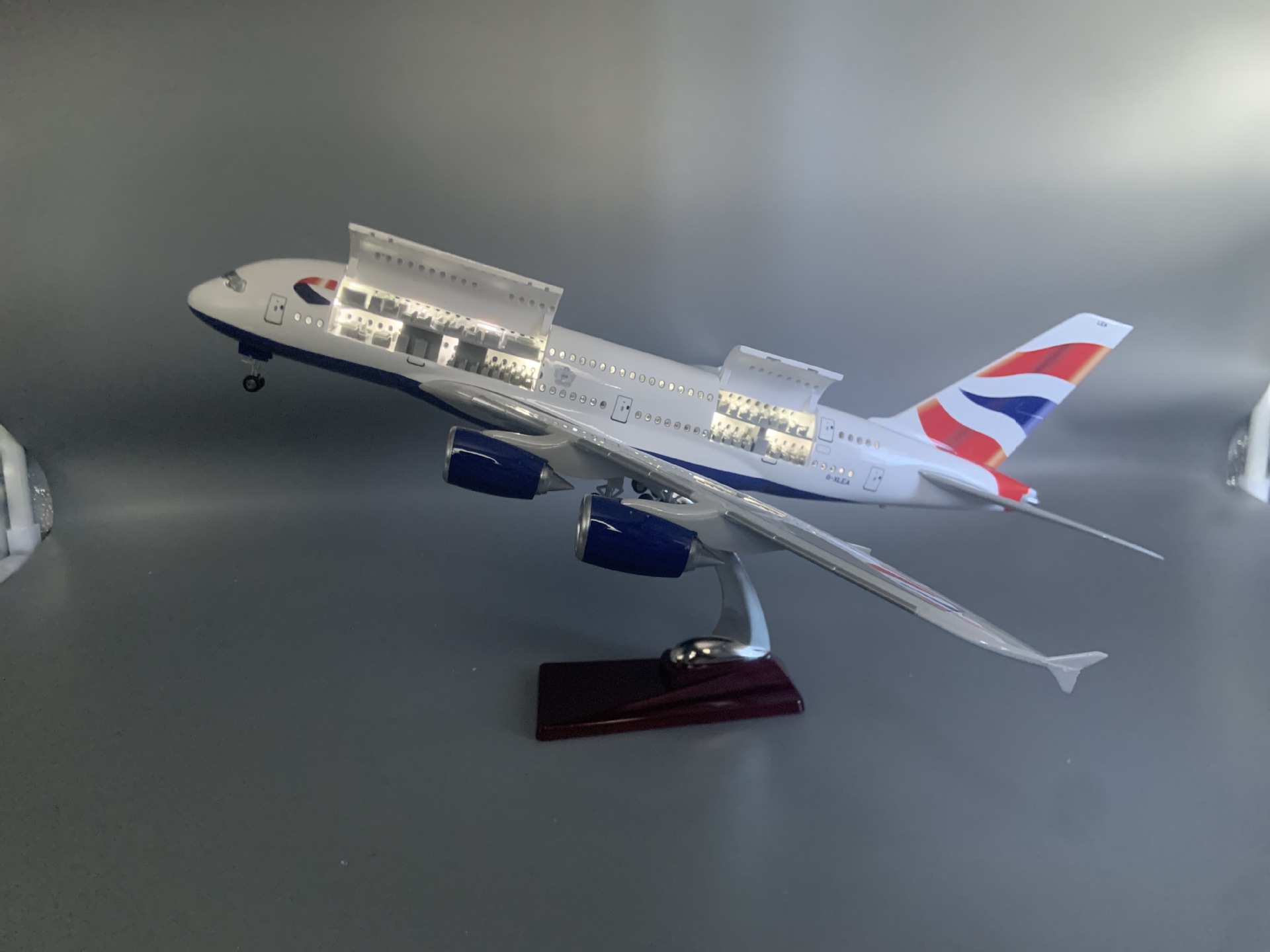 46CM Airplane Scale British Ai - огляд і ціна Outdoor Furniture Glider